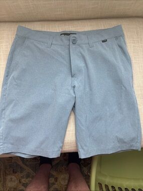 TravisMathew Beck Flat Front Performance Golf Shorts (Style 1MM208) Size 33
